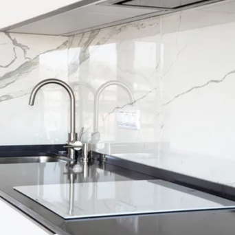 https://雷竞技下载链接官网appwww.explorizers.com/kitchener/wp-content/uploads/sites/25/2021/08/Ways-To-Upgrade-Your-Kitchen-Backsplash.jpg
