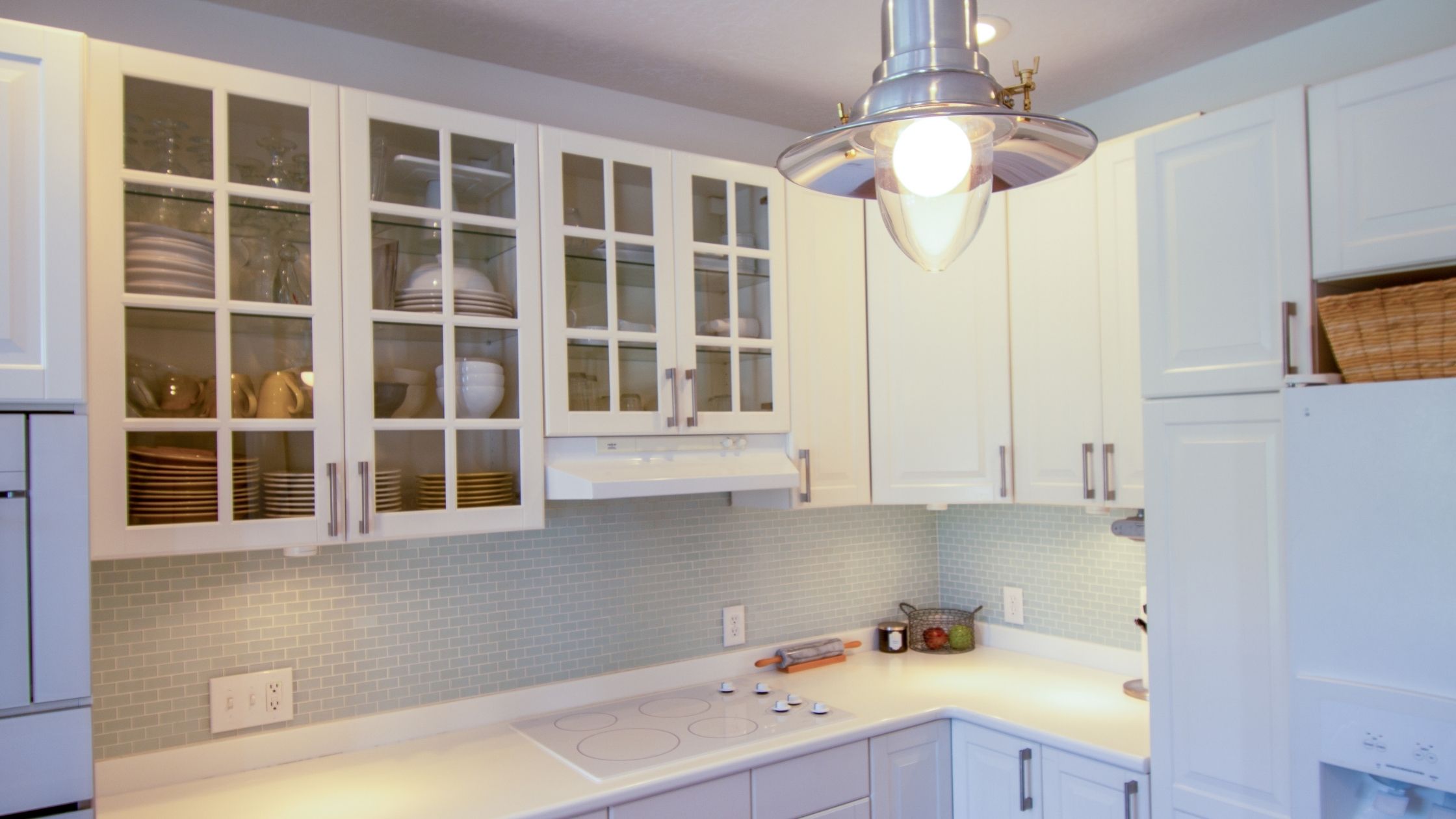 https://雷竞技下载链接官网appwww.explorizers.com/mountain-view/wp-content/uploads/sites/34/2021/06/kitchen-cabinets.jpg