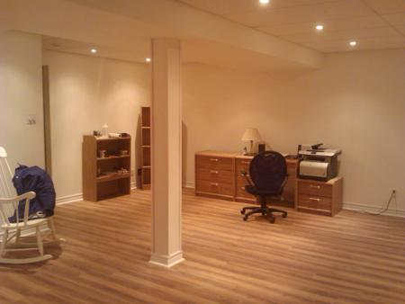 https://雷竞技下载链接官网appwww.explorizers.com/ottawa/wp-content/uploads/sites/38/2021/06/basement-bulkhead-drywall-work-after-1.jpg