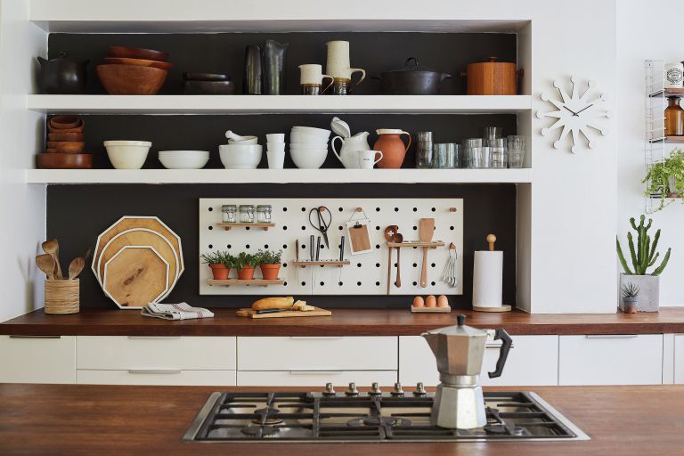 https://雷竞技下载链接官网appwww.explorizers.com/red-deer/wp-content/uploads/sites/42/2021/06/SmallKitchen2.jpg
