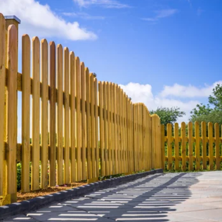https://雷竞技下载链接官网appwww.explorizers.com/red-deer/wp-content/uploads/sites/42/2021/08/Does-Your-Home-Need-A-Fence.jpg