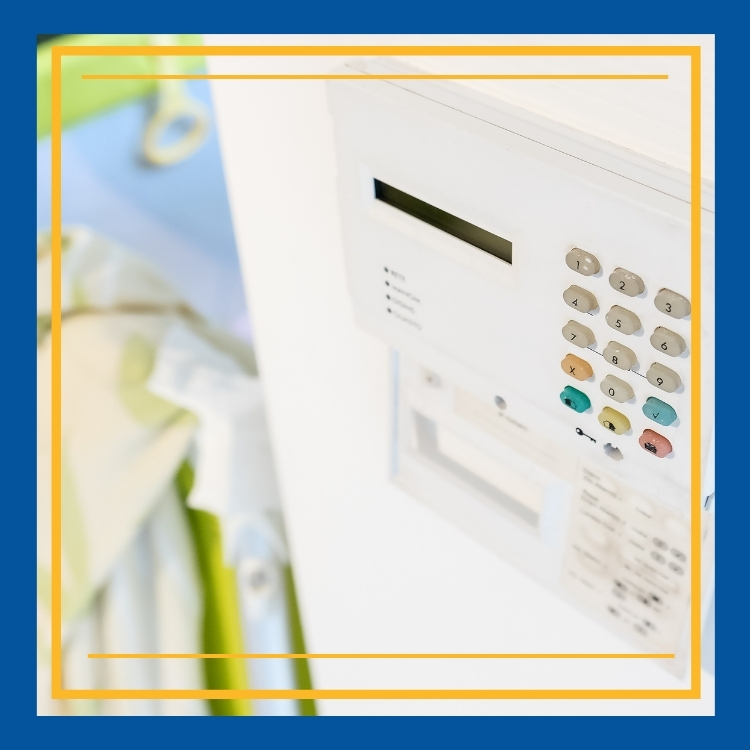 https://雷竞技下载链接官网appwww.explorizers.com/red-deer/wp-content/uploads/sites/42/2021/10/home-security-system.jpg