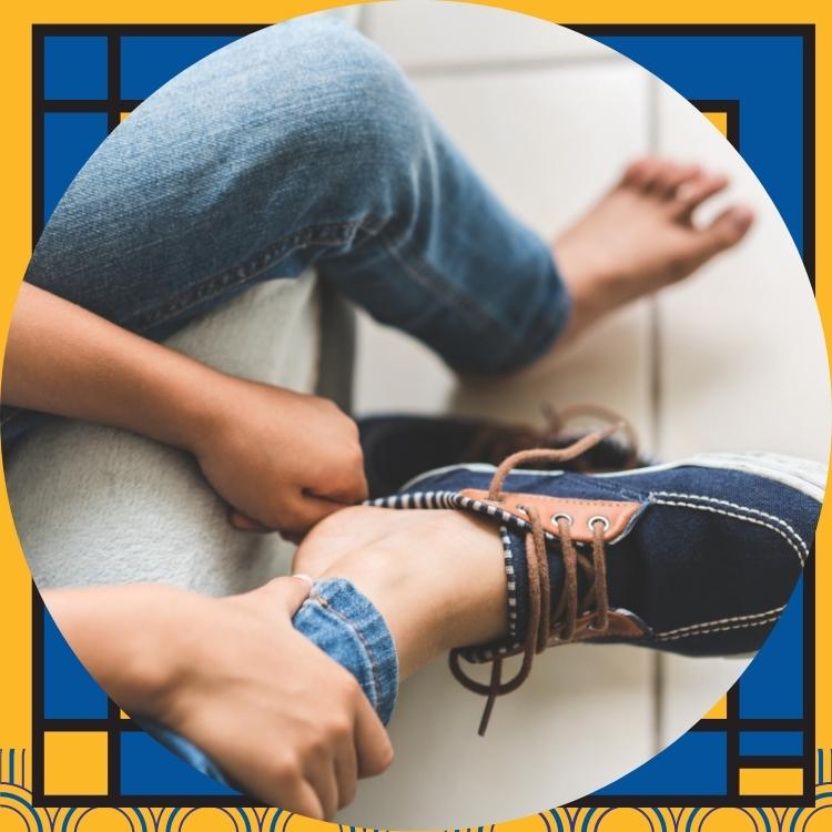 https://雷竞技下载链接官网appwww.explorizers.com/red-deer/wp-content/uploads/sites/42/2021/12/Red-Deer-Home-Repairs-Removing-Shoes-Can-B雷竞技苹果官方网站enefit-Your-Flooring.jpg