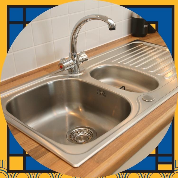 https://雷竞技下载链接官网appwww.explorizers.com/red-deer/wp-content/uploads/sites/42/2021/12/Red-Deer-Plumbing-Repair-Reasons-Your-Drains-Smell-Bad.jpg