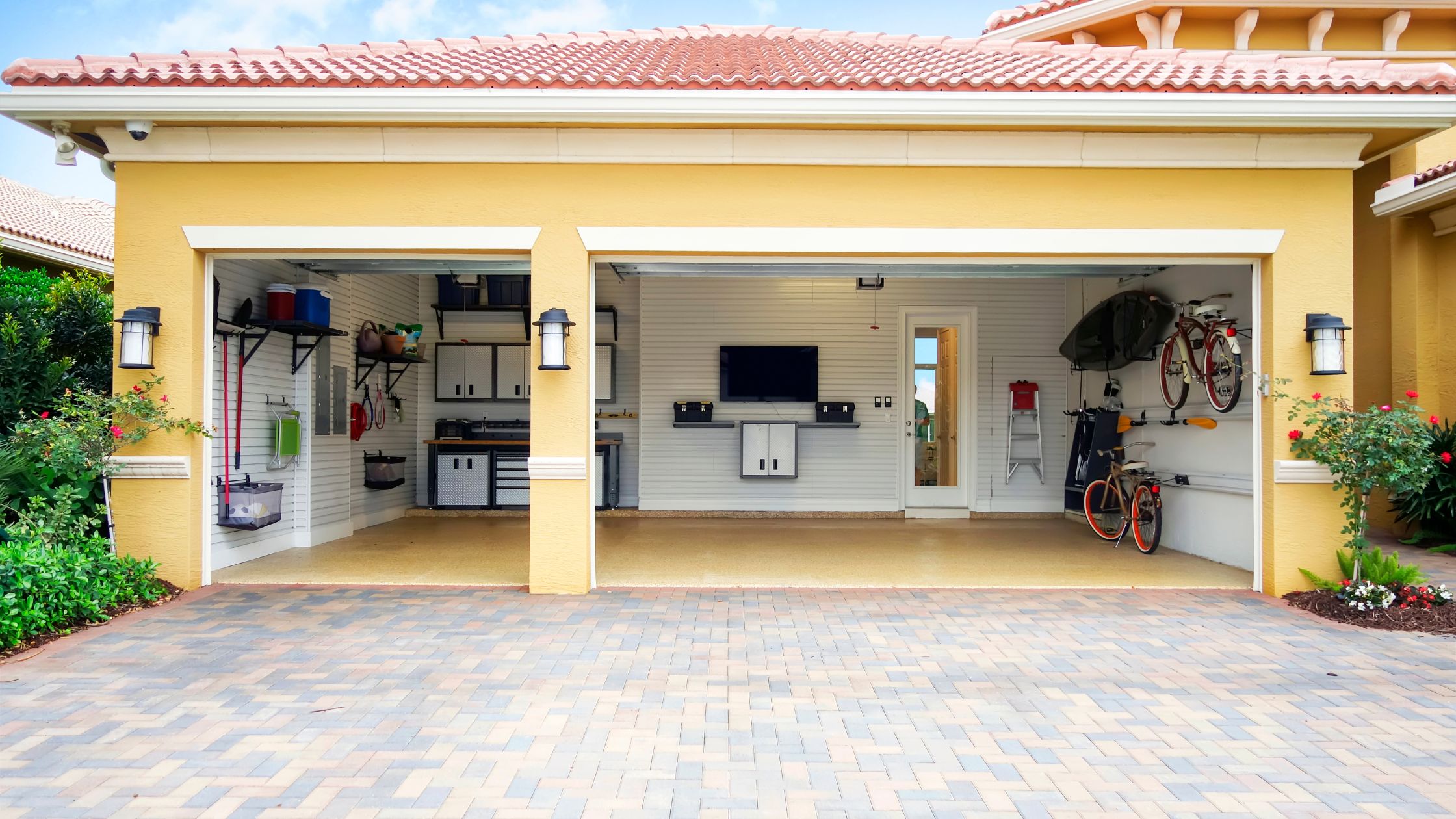https://雷竞技下载链接官网appwww.explorizers.com/silver-spring/wp-content/uploads/sites/47/2022/10/garage-organization.jpg