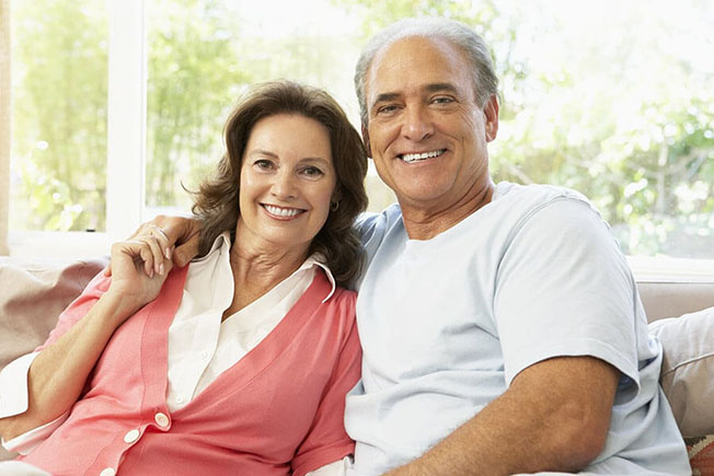 https://雷竞技下载链接官网appwww.explorizers.com/wp-content/uploads/2021/05/bigstock-Senior-Couple-Relaxing-At-Home-13912271.jpg