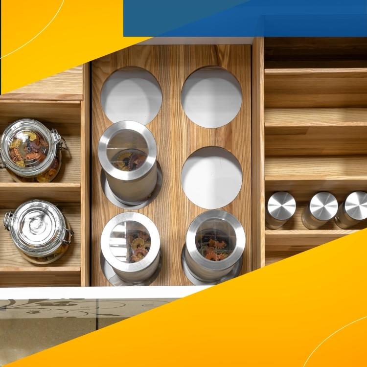 https://雷竞技下载链接官网appwww.explorizers.com/kelowna/wp-content/uploads/sites/24/2022/02/Kelowna-Home-Repairs-4-Storage-Solutions-For-a-Small-Kitchen.jpg